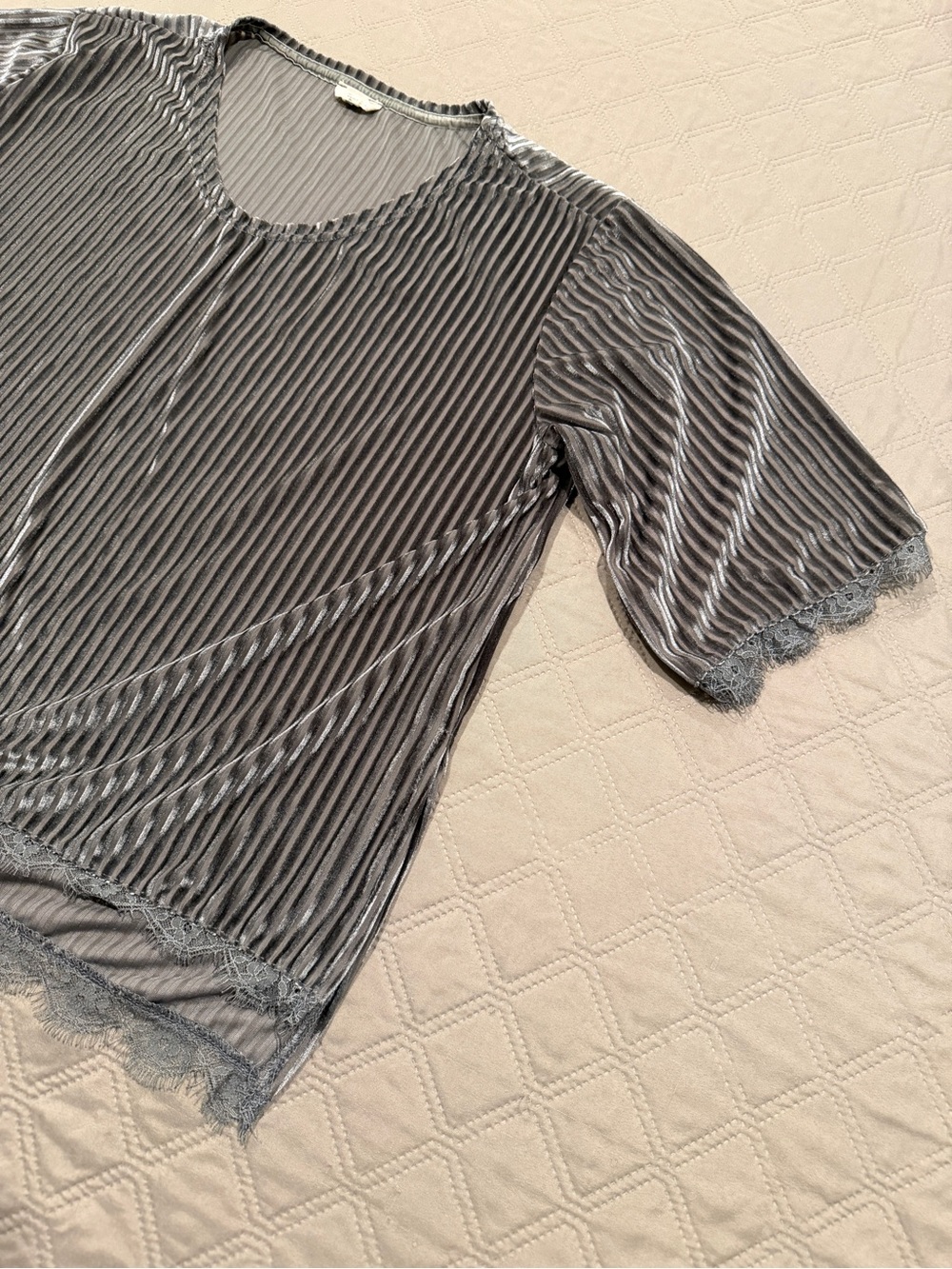 POL Silver Pleated Velvet Scoop Neck Blouse - Picture 5 of 13